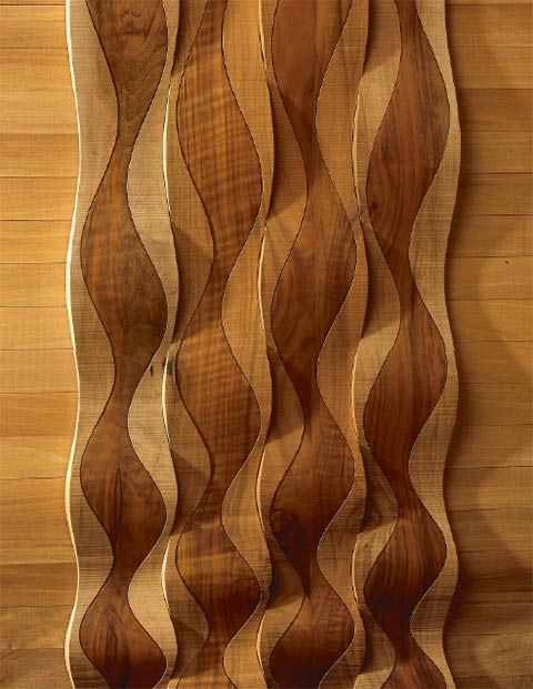Wandrelief in Sinus, 1983, Nussbaumholz, 120 x 74 x 6 cm